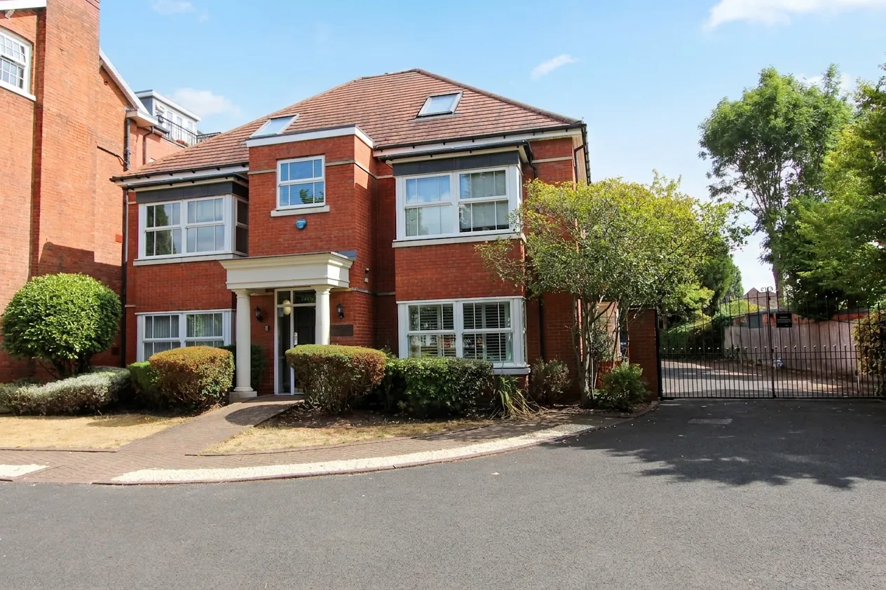 2 bed flat for sale — Flat 1, Rockingham House, Sutton Coldfield, 161 Birmingham Road, B72 1LX