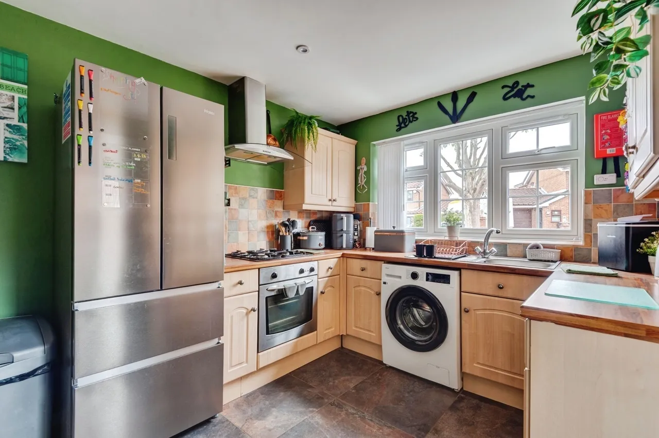 Betchworth Crescent, Beechwood, WA7, photo 7