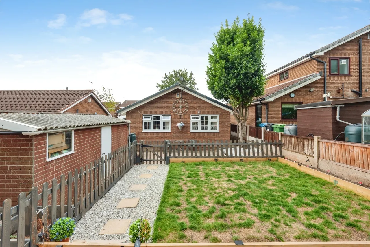 Betchworth Crescent, Beechwood, WA7, photo 15