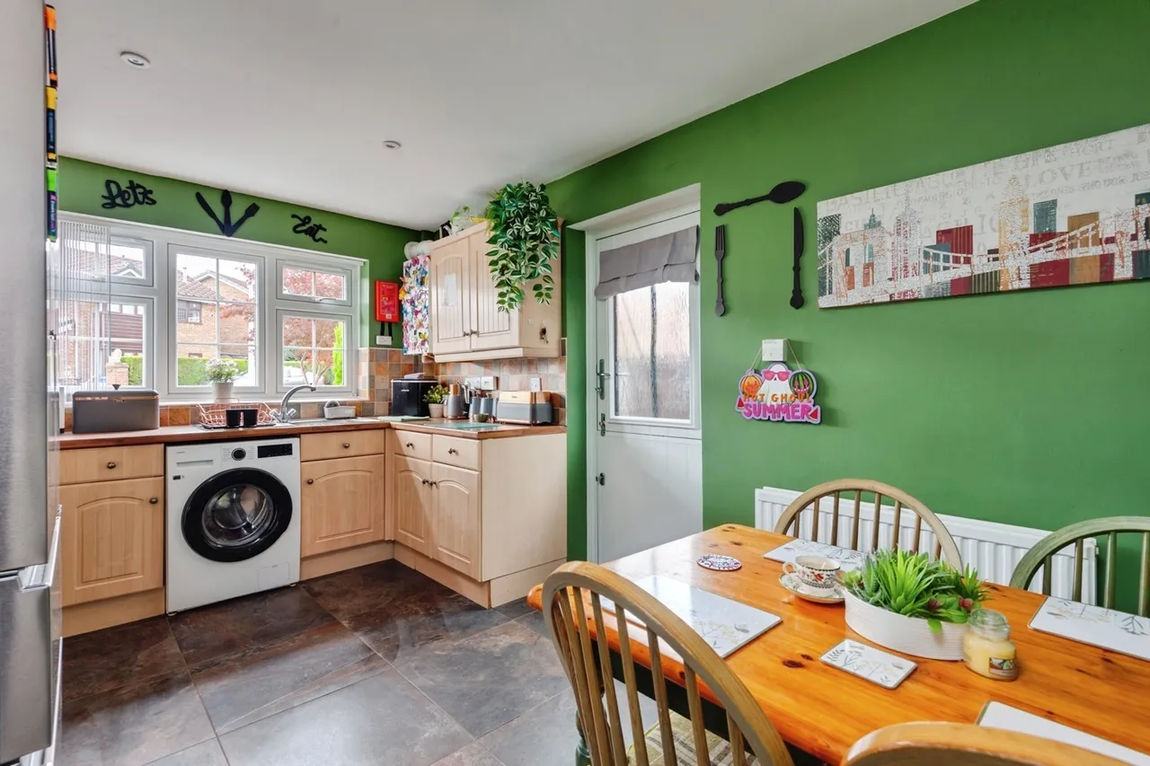Betchworth Crescent, Beechwood, WA7, photo 8
