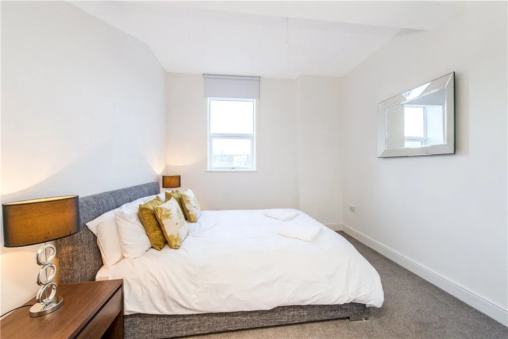 Warple Way, Acton, W3, photo 3