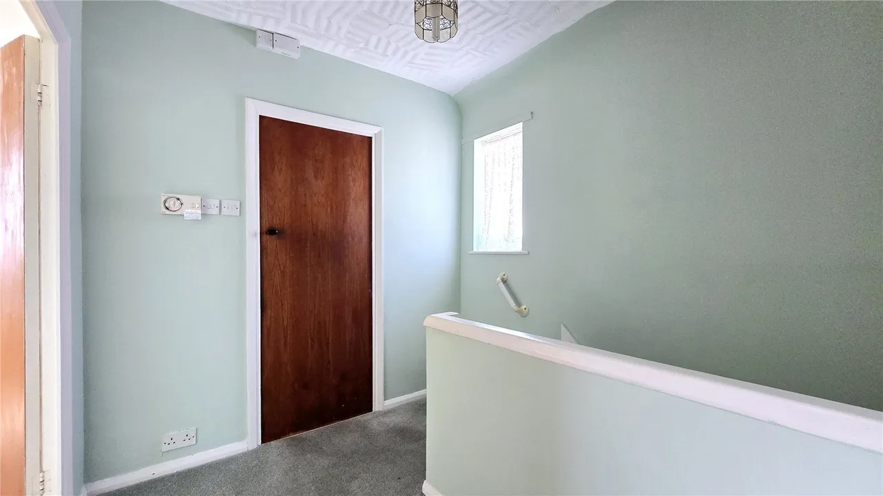 London Road, Holyhead, LL65, photo 17