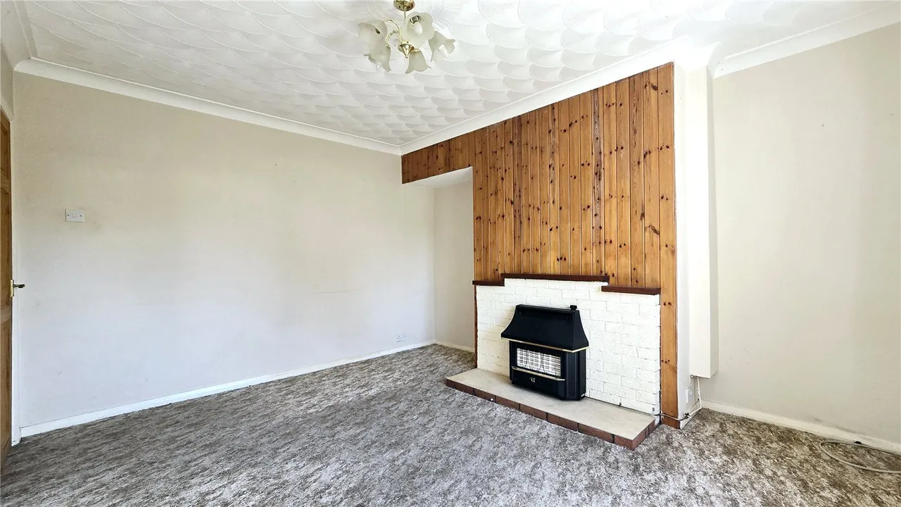 London Road, Holyhead, LL65, photo 2