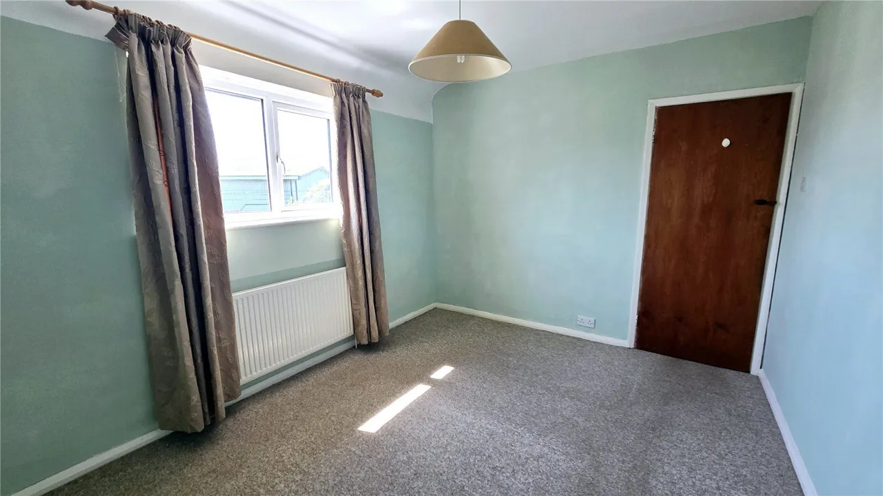 London Road, Holyhead, LL65, photo 15