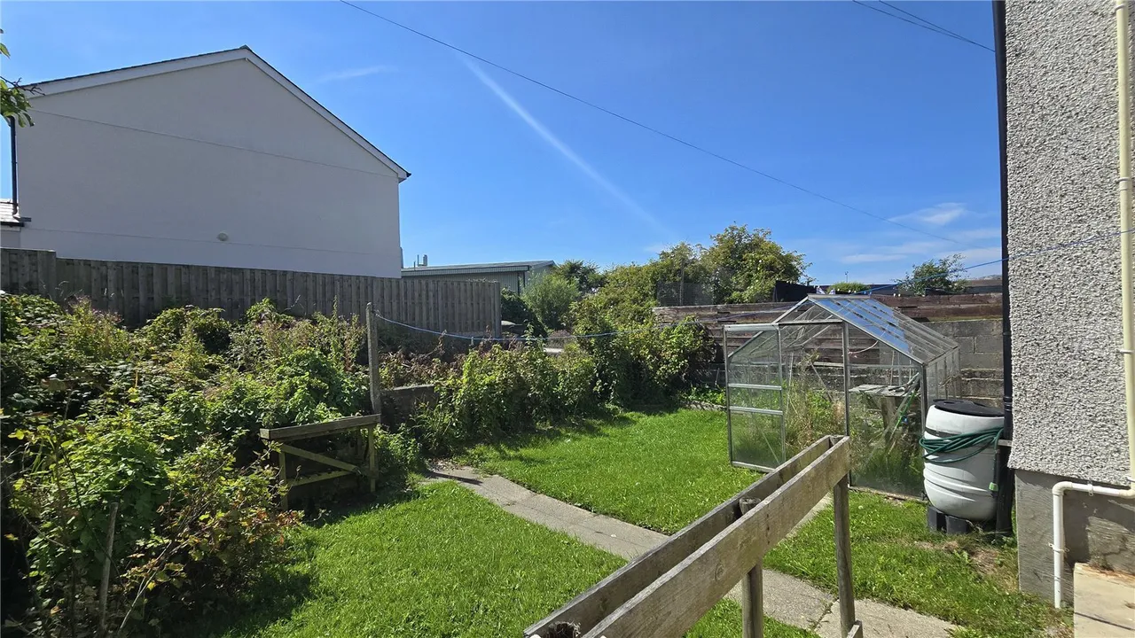 London Road, Holyhead, LL65, photo 10