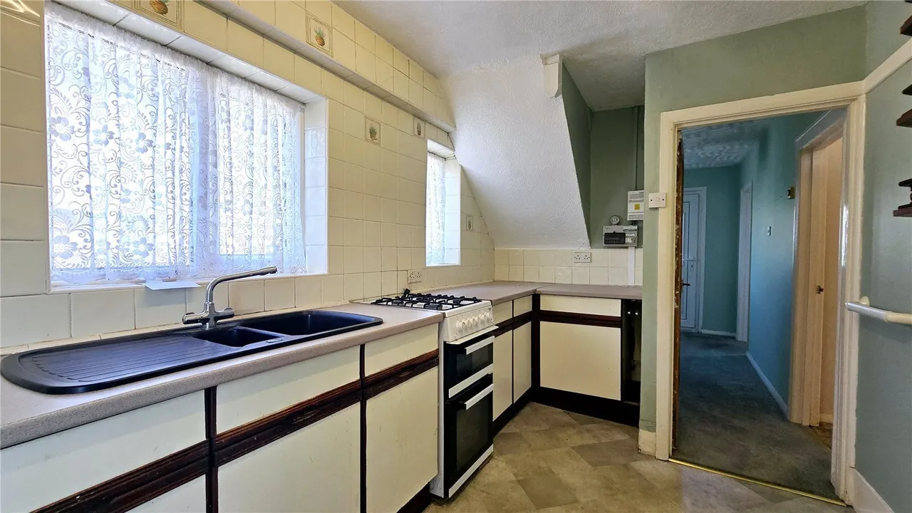 London Road, Holyhead, LL65, photo 4