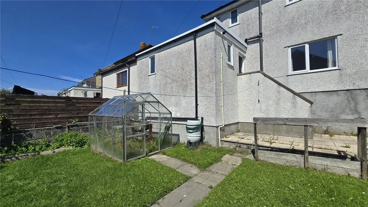 London Road, Holyhead, LL65, photo 9
