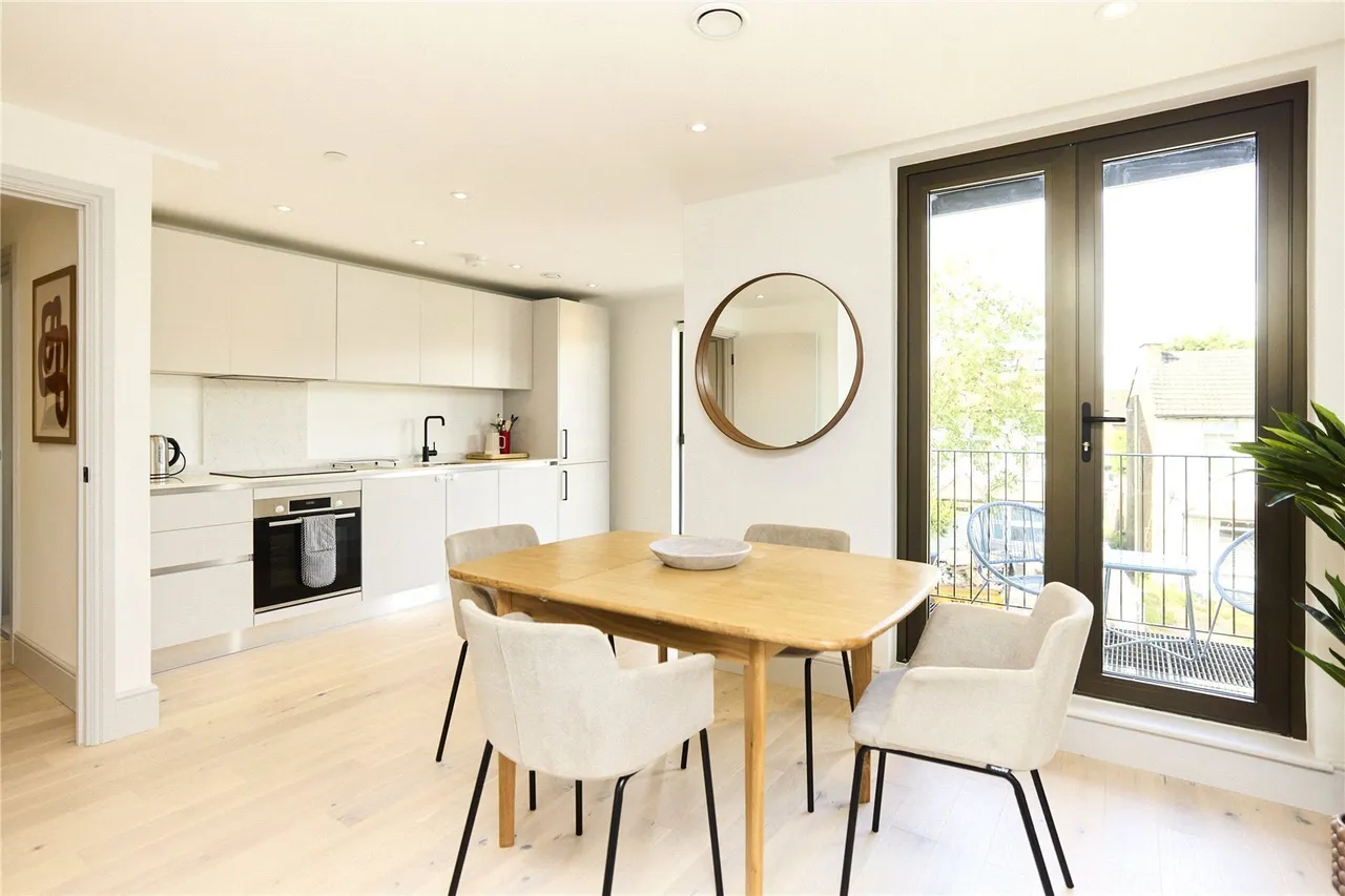 Station Road, London, SW19, photo 6