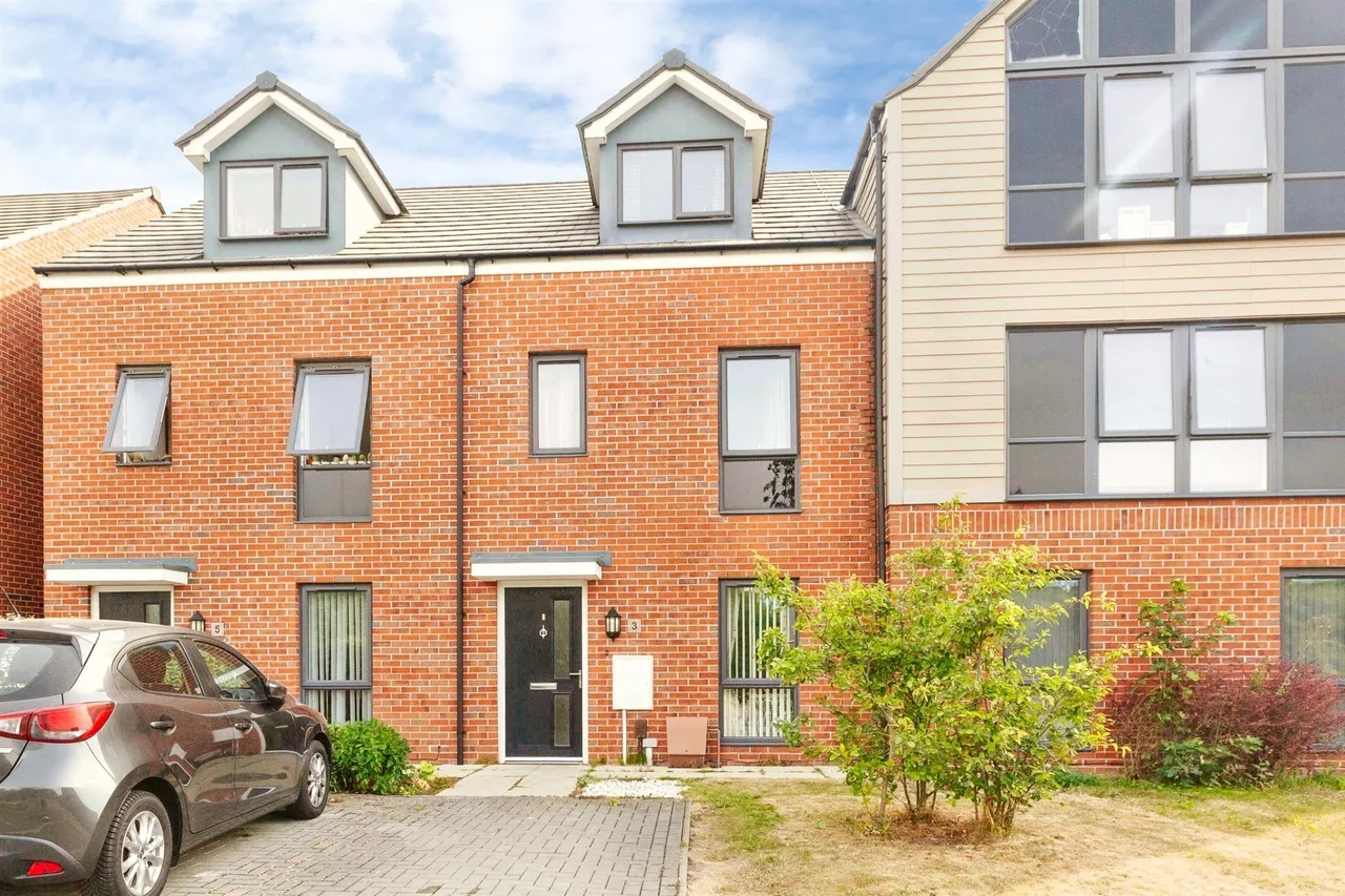 3 bed house for sale — Maris Lane, Leicester