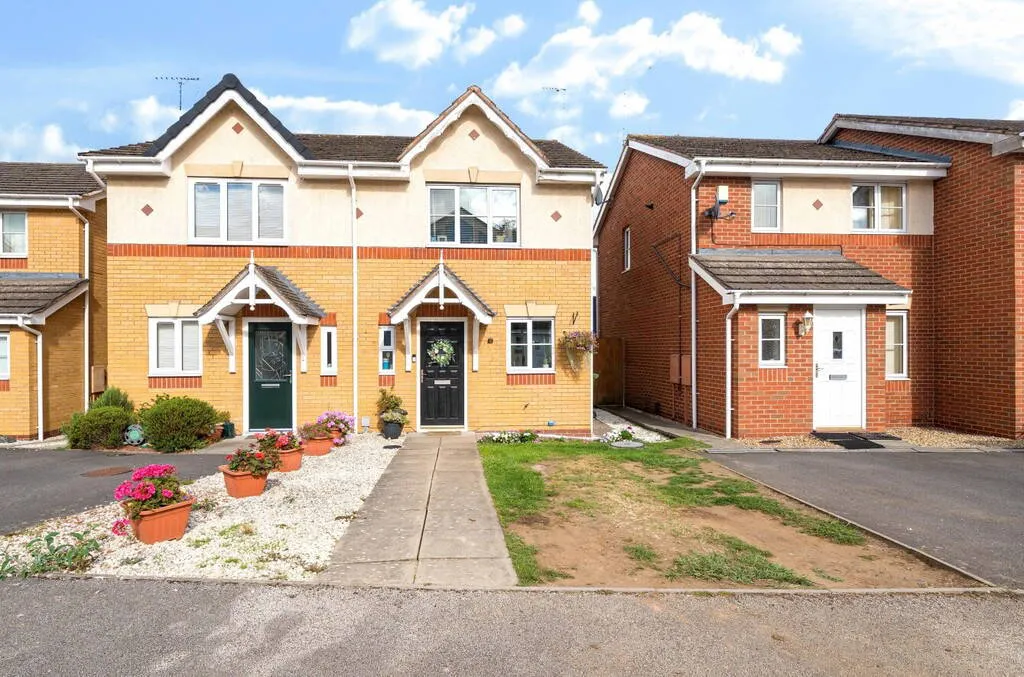 2 bed house for sale, Viaduct Close, Rugby, CV21
