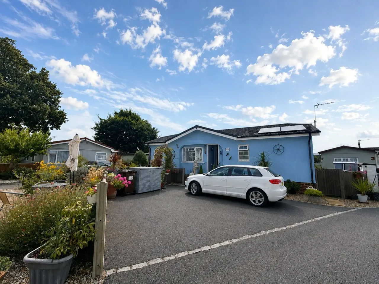 2 bed house for sale — Oak Tree Close, Oak Tree Lane, Eastbourne, East Sussex, BN23