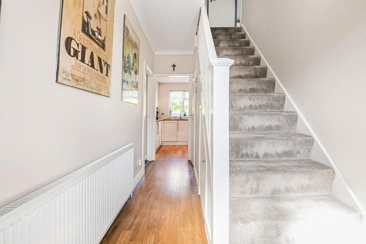 Coombes Road, London Colney, AL2, photo 17