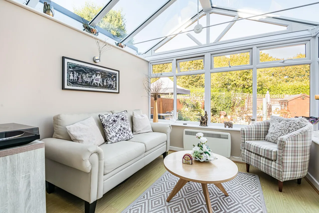 Coombes Road, London Colney, AL2, photo 9