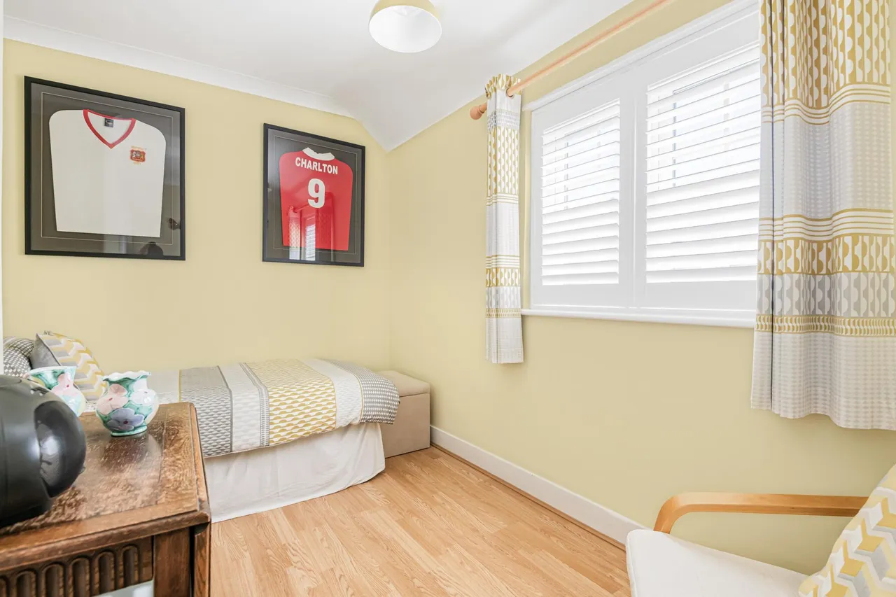 Coombes Road, London Colney, AL2, photo 13