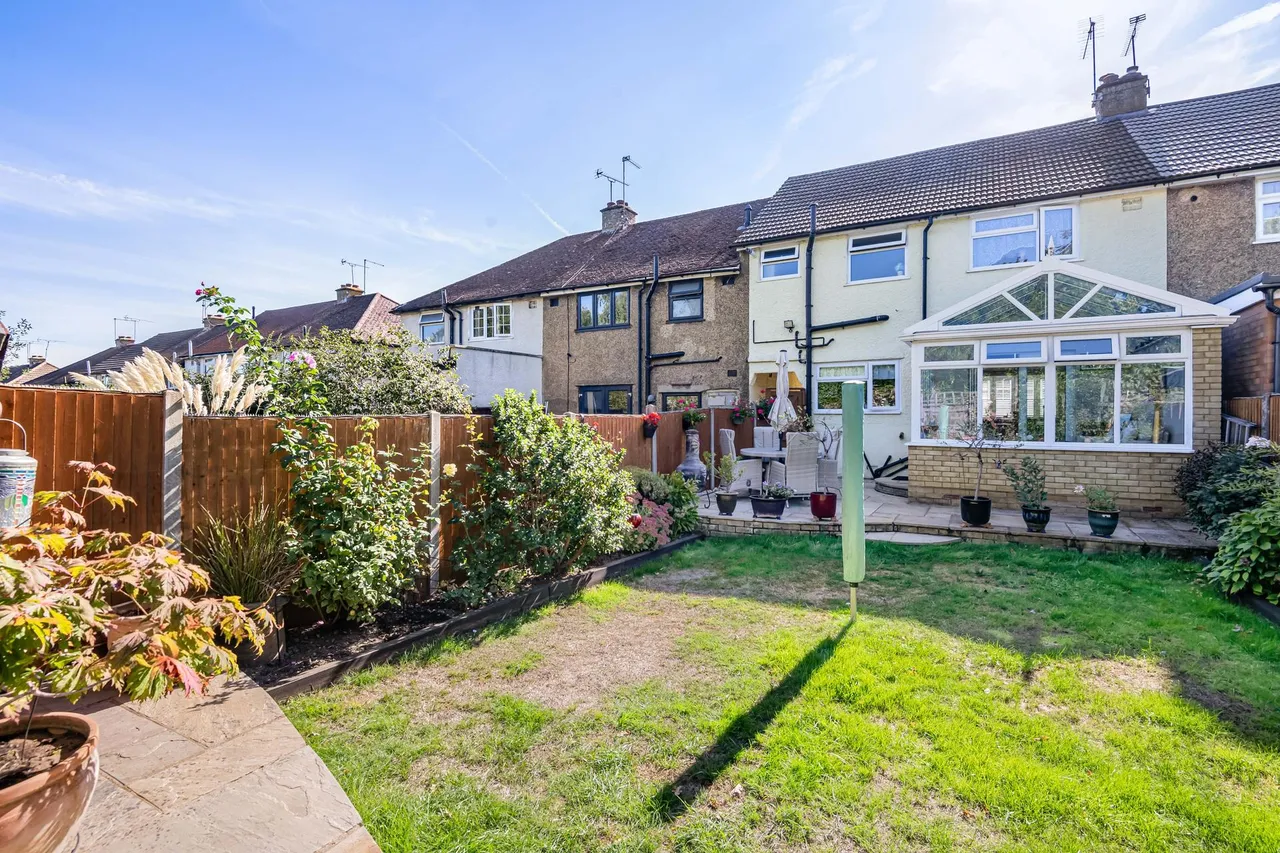 Coombes Road, London Colney, AL2, photo 24