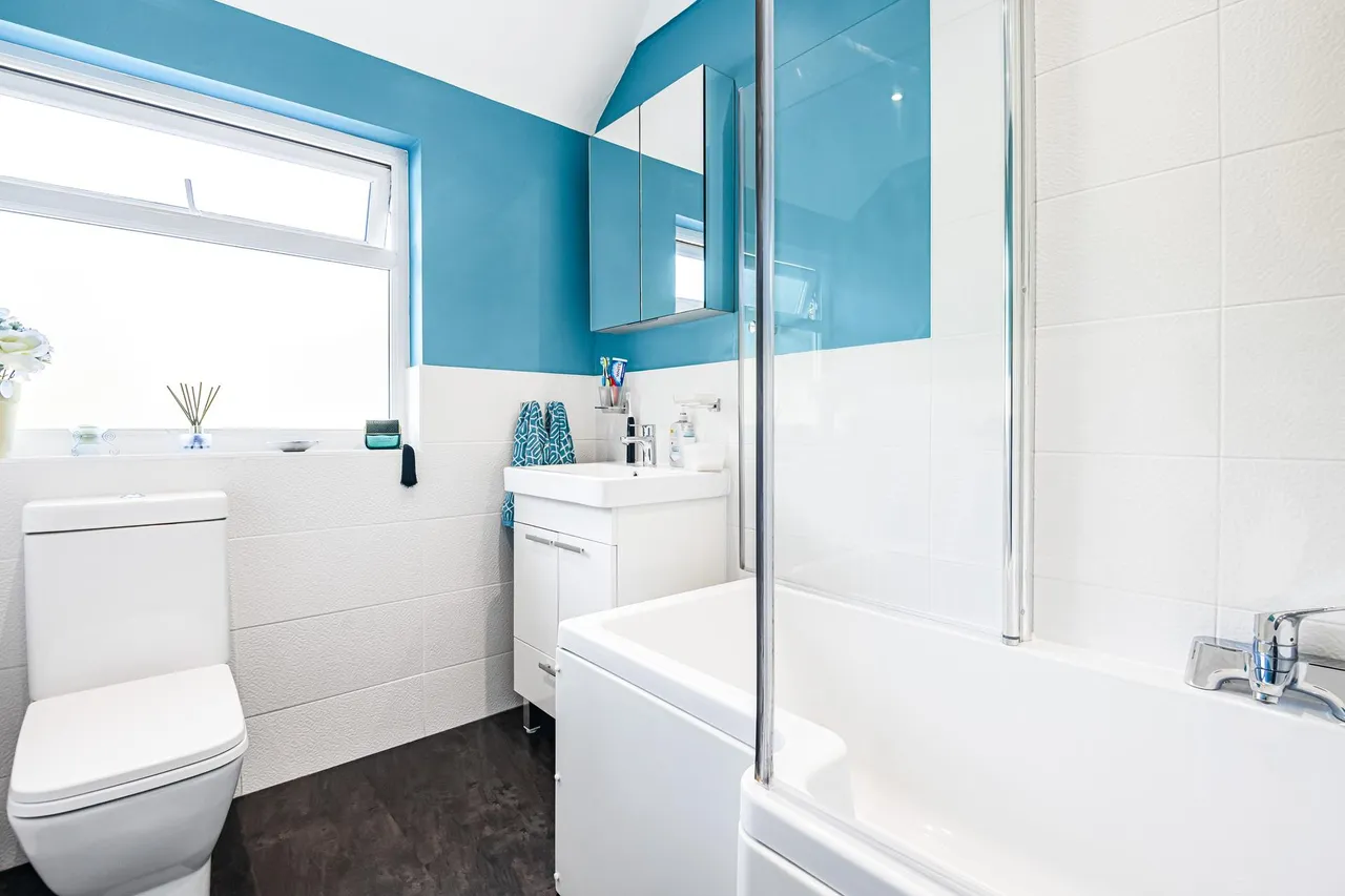 Coombes Road, London Colney, AL2, photo 14