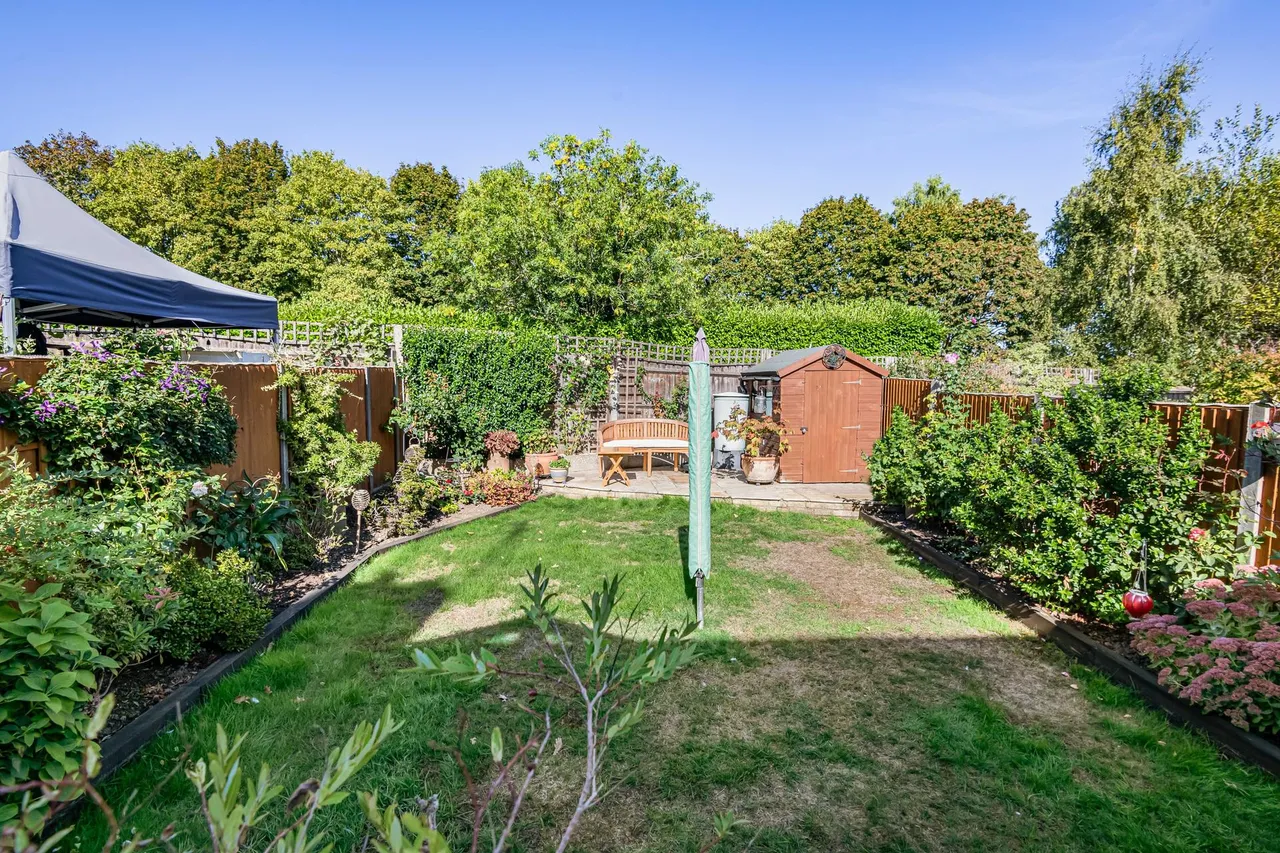 Coombes Road, London Colney, AL2, photo 20