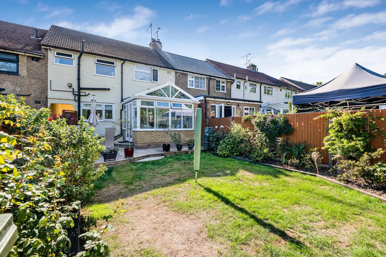 Coombes Road, London Colney, AL2, photo 25