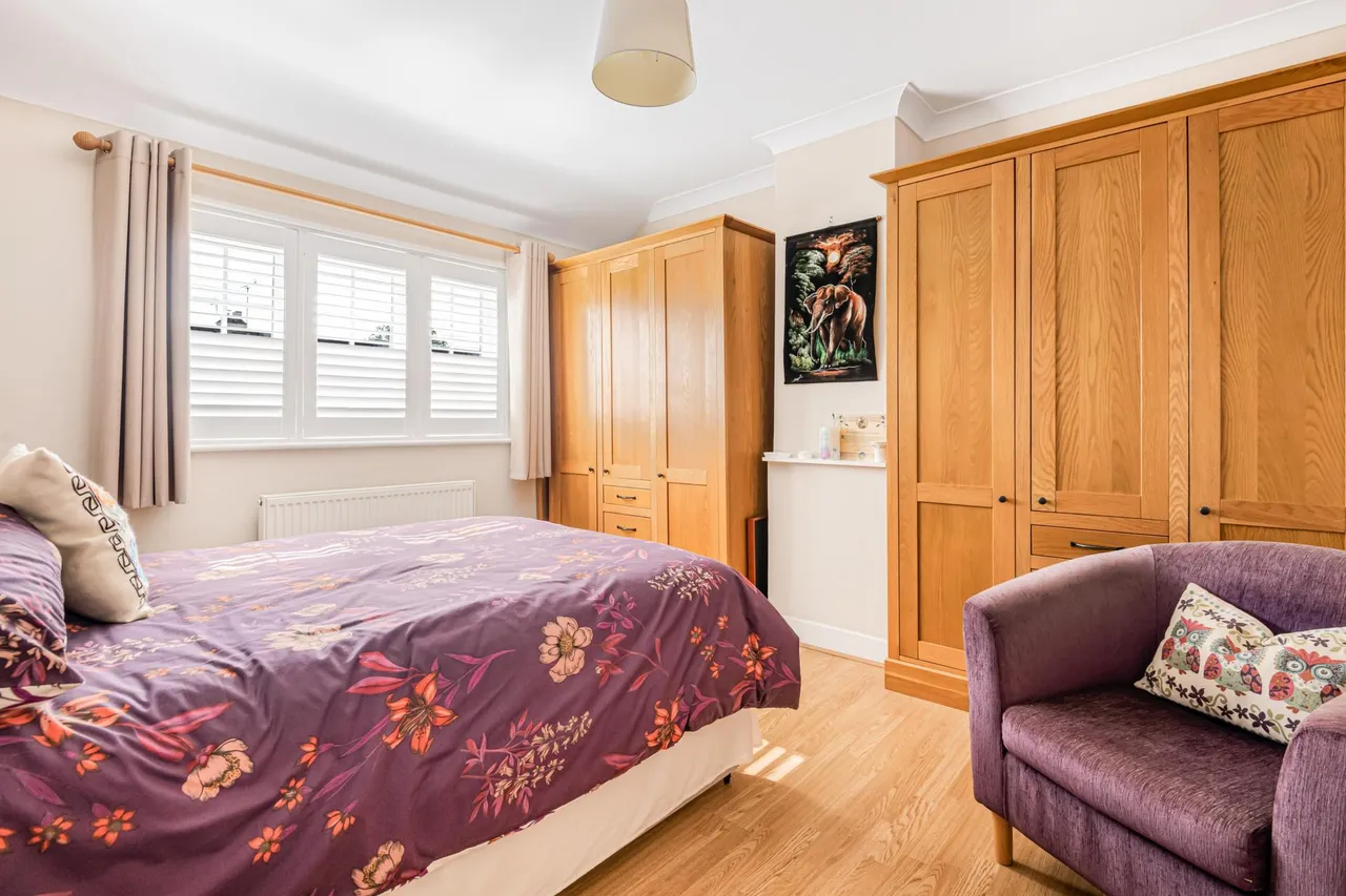 Coombes Road, London Colney, AL2, photo 12