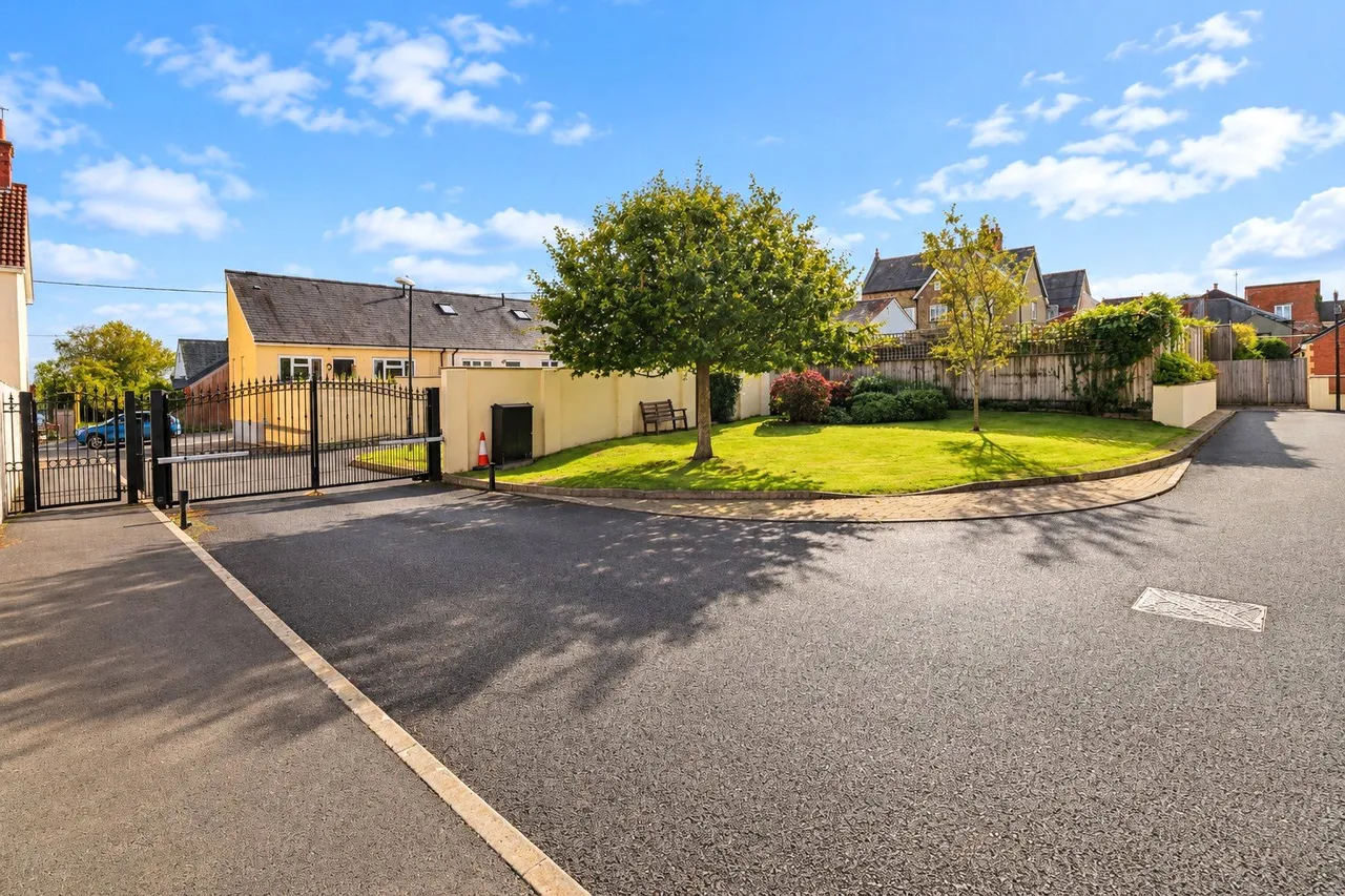 Kingdons Court, South Molton, EX36, photo 11