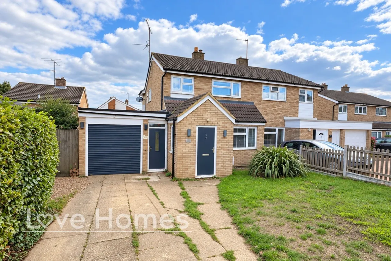 3 bed house for sale, Russell Drive, Ampthill