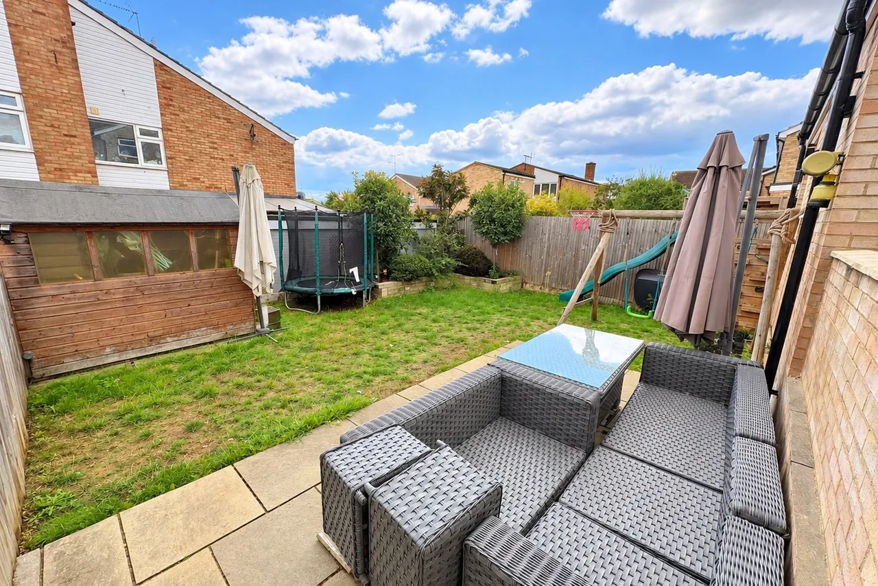 Russell Drive, Ampthill, photo 13