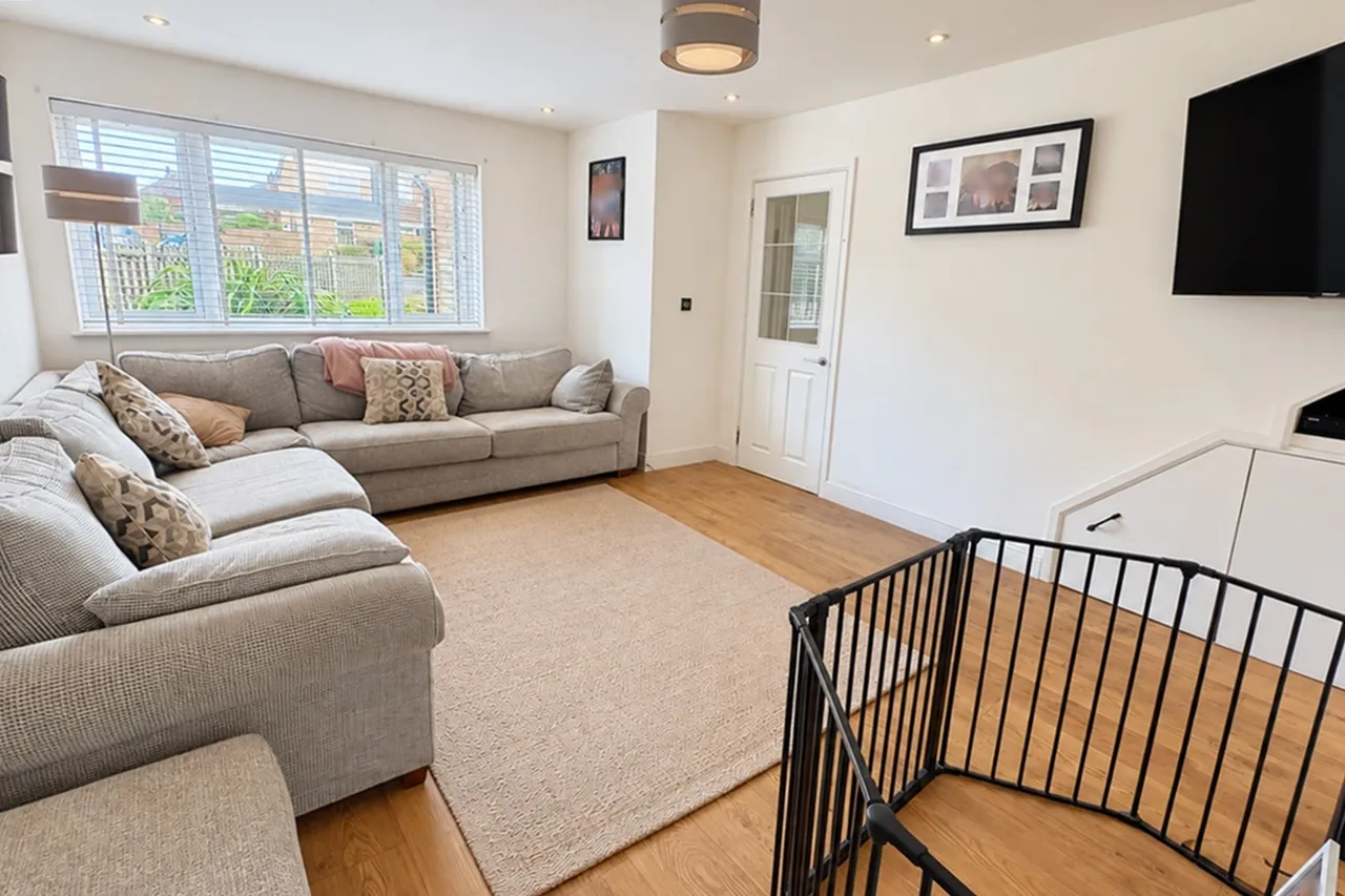 Russell Drive, Ampthill, photo 6