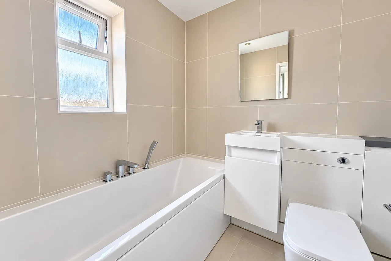 Russell Drive, Ampthill, photo 12