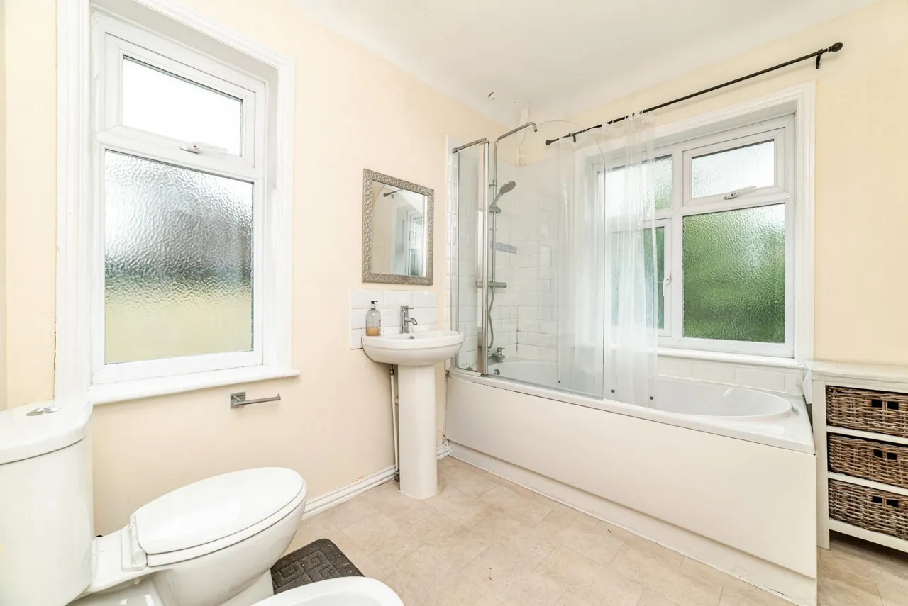 Kentwood Hill, Reading, RG31, photo 21