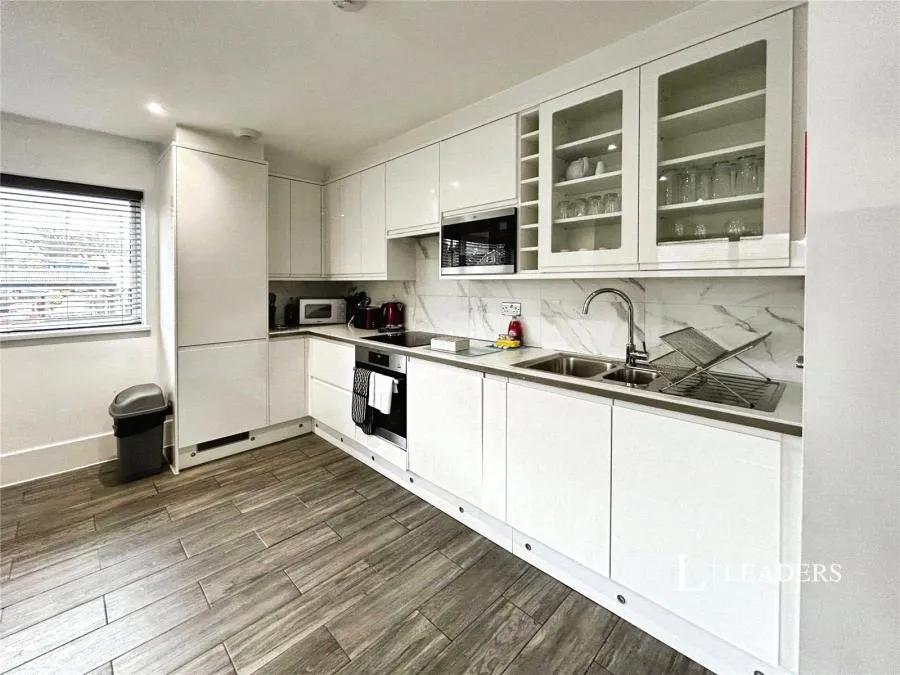 2 bed property to rent, Denmark Villas, Hove, BN3