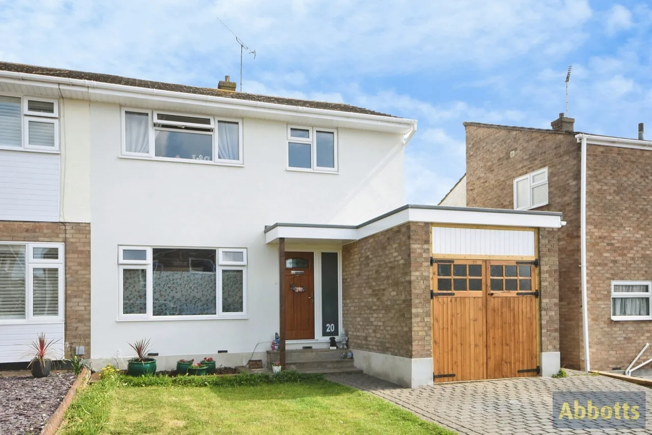 3 bed house for sale — Derwent Avenue, Rayleigh, Essex, SS6