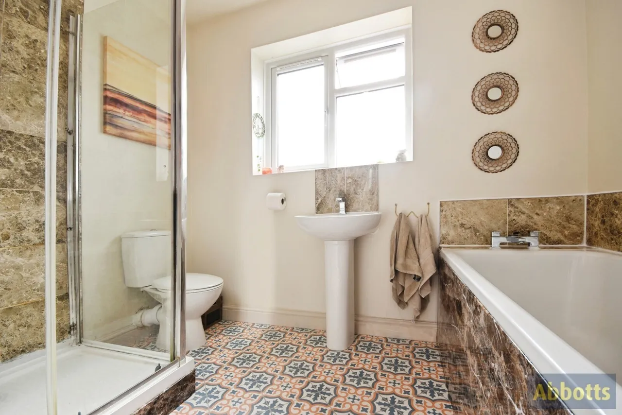 Derwent Avenue, Rayleigh, Essex, SS6, photo 17