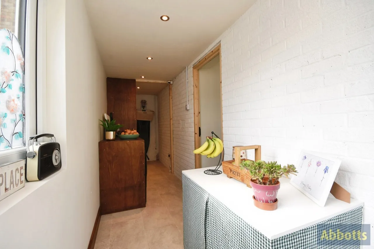 Derwent Avenue, Rayleigh, Essex, SS6, photo 12