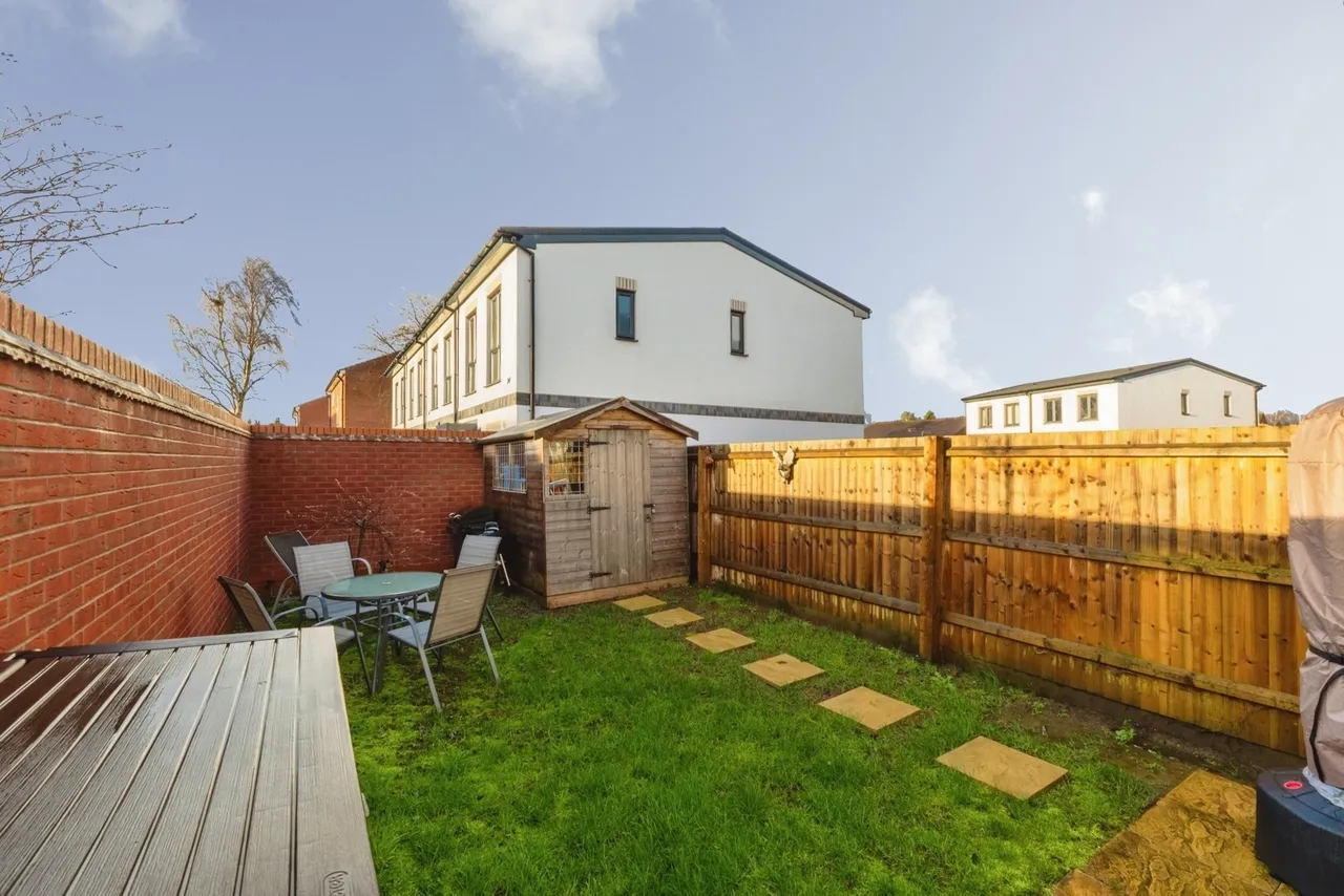 Railcar Close, Beeston, Nottingham, Nottinghamshire, NG9, photo 13