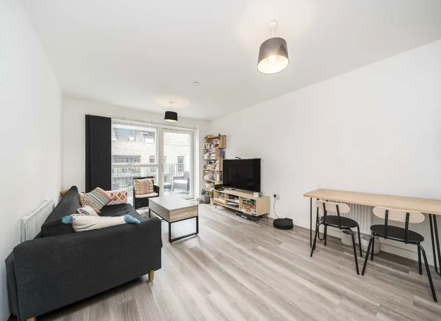 Ron Leighton Way, East Ham, E6, photo 2
