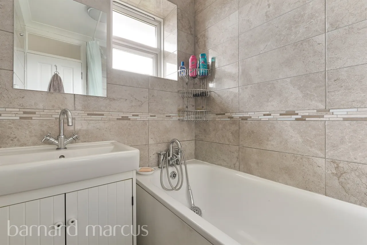 Gressenhall Road, London, SW18, photo 7