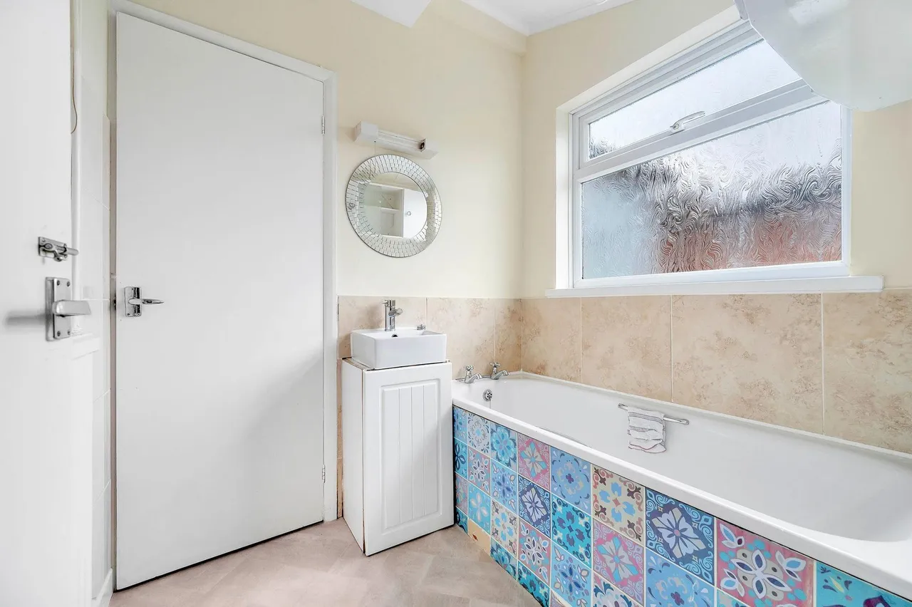 Victoria Place, Bourne, PE10, photo 13