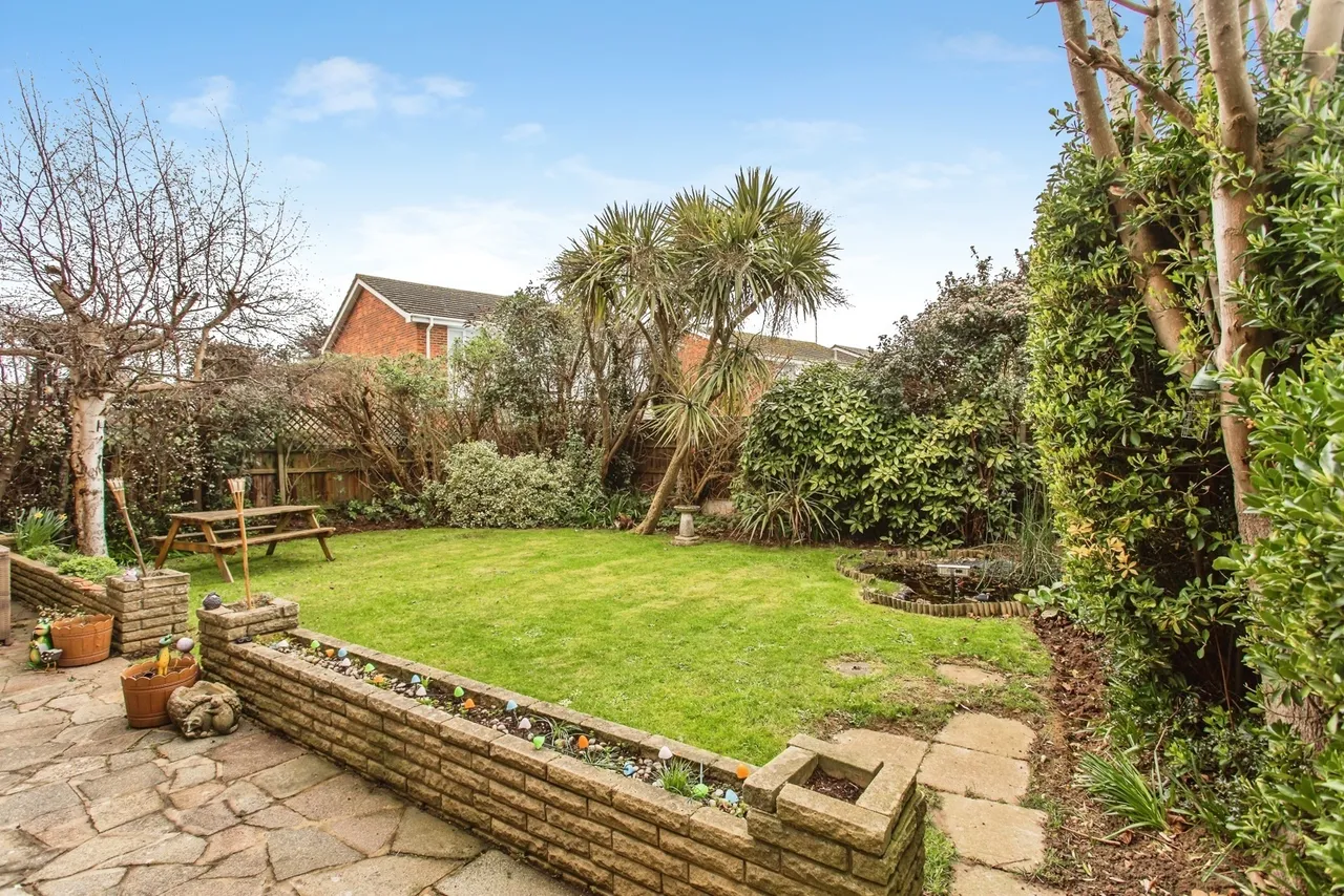 Plymtree, Thorpe Bay, SOUTHEND-ON-SEA, Essex, SS1, photo 8