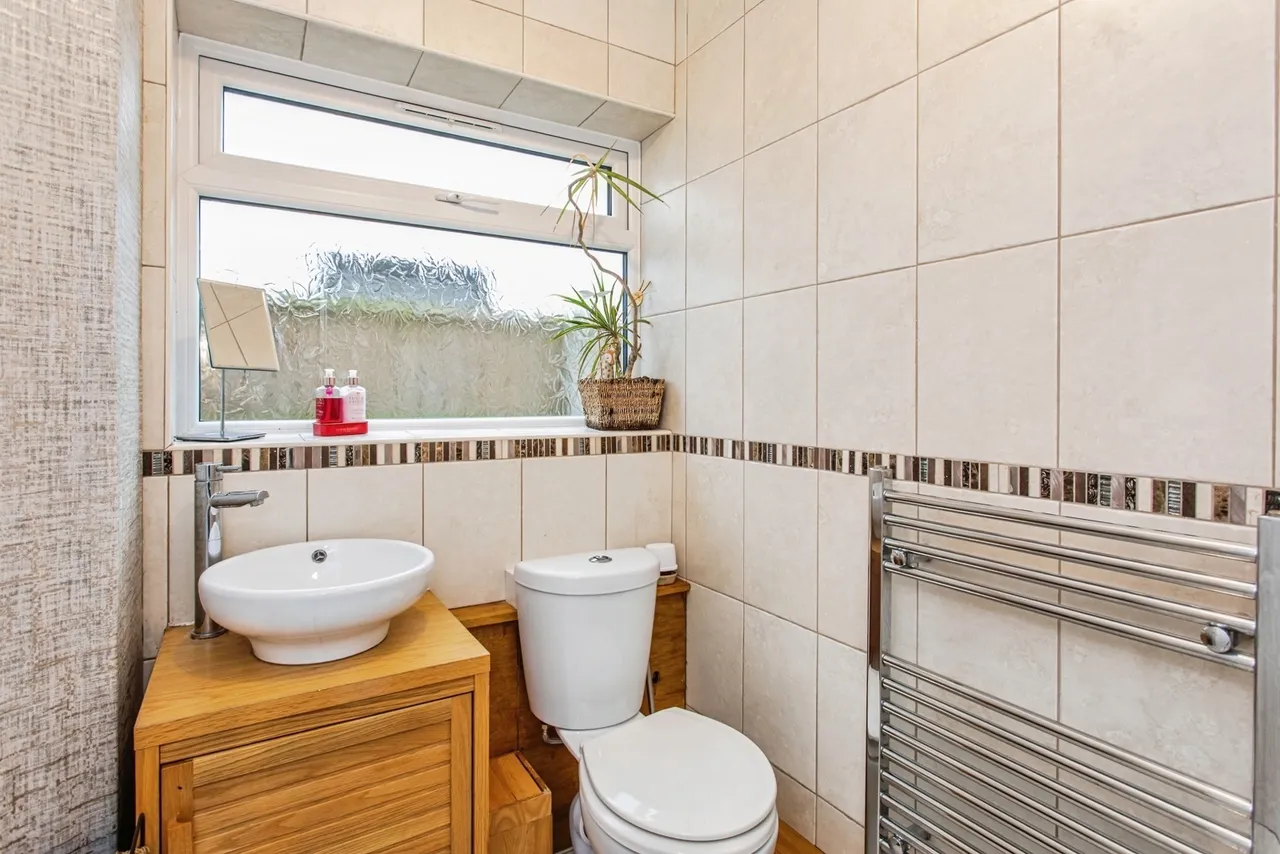 Plymtree, Thorpe Bay, SOUTHEND-ON-SEA, Essex, SS1, photo 18