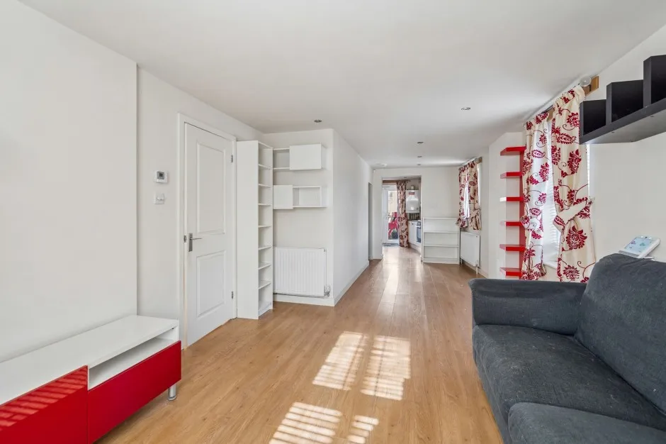 Chiltern View Road, Uxbridge, UB8, photo 3