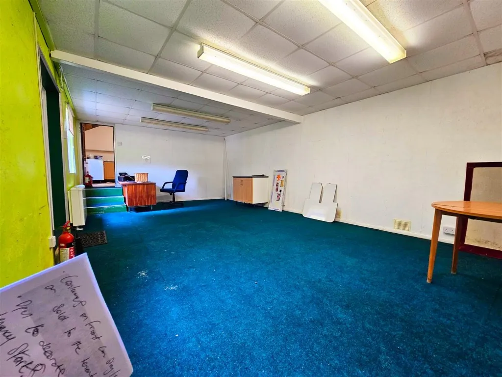 New Barn Farm, Coton Park, DE12, photo 3
