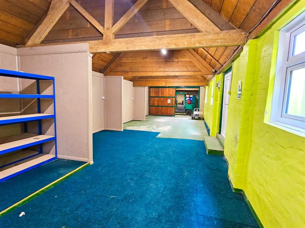 New Barn Farm, Coton Park, DE12, photo 9