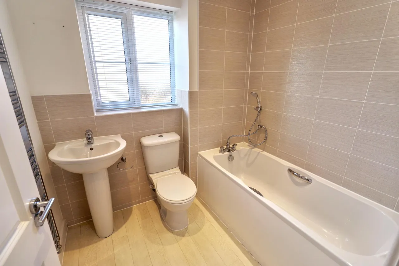 Saltern Drive, Spalding, PE11, photo 9