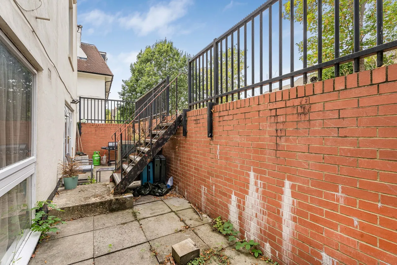 Whitehorse Lane, London, SE25, photo 5
