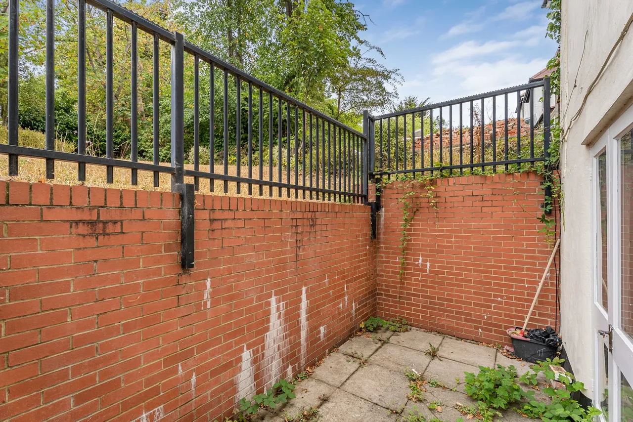 Whitehorse Lane, London, SE25, photo 16