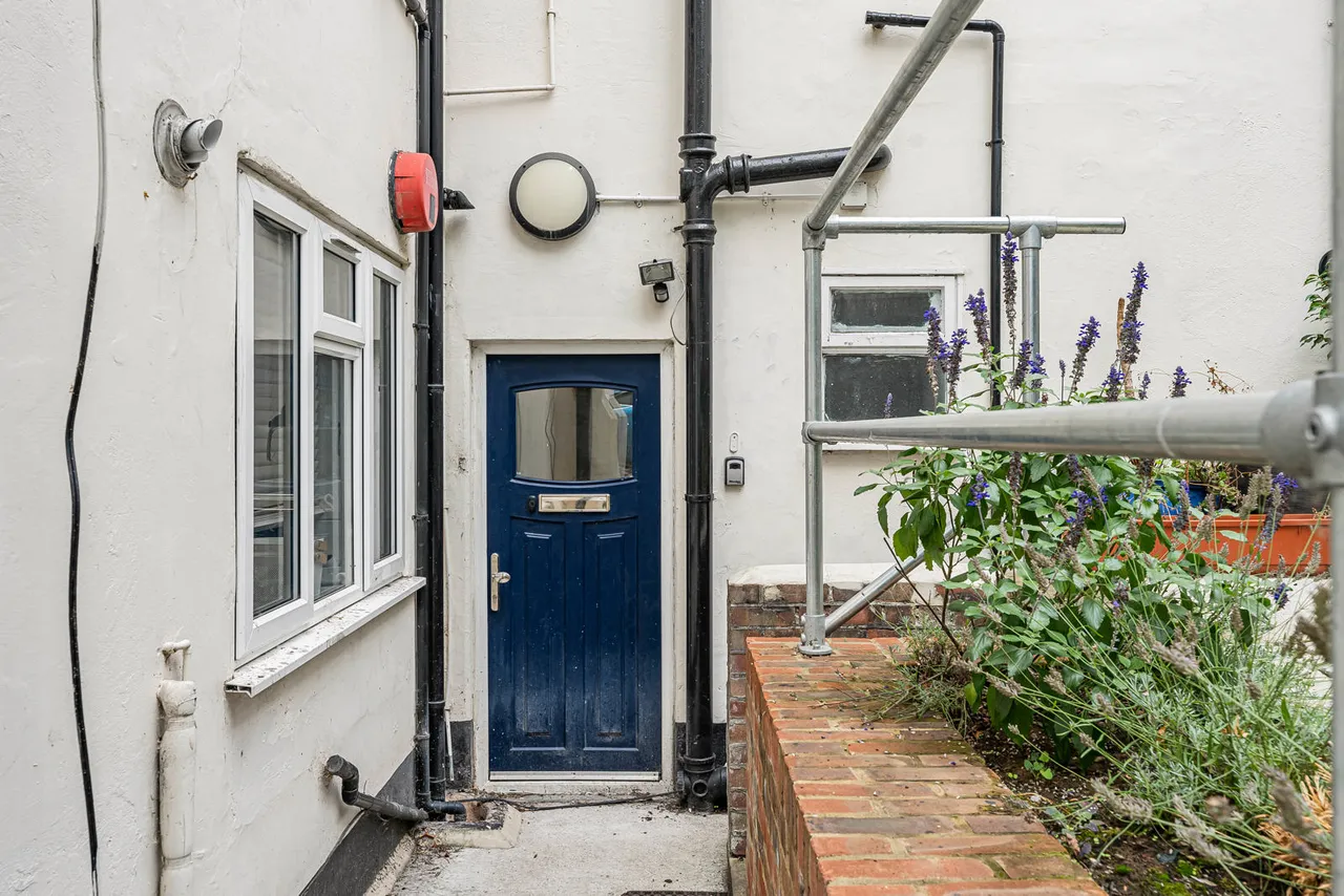 Whitehorse Lane, London, SE25, photo 18