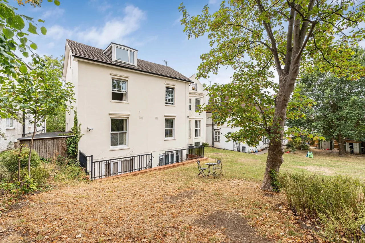 Whitehorse Lane, London, SE25, photo 15