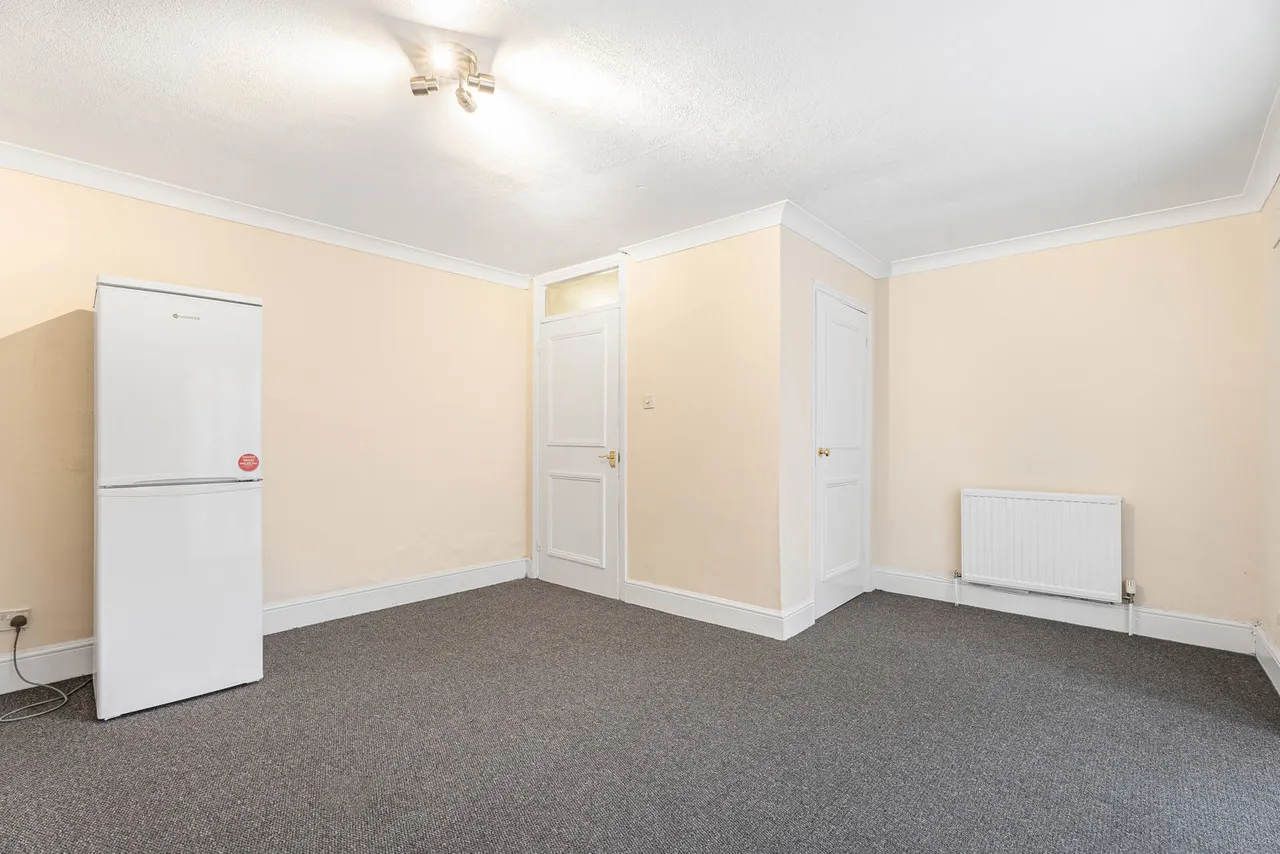 Whitehorse Lane, London, SE25, photo 4