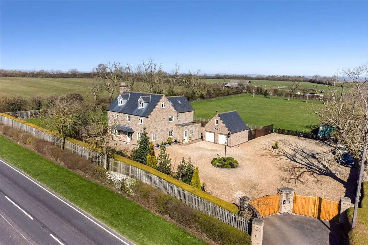 5 bed house for sale — Mount Pleasant Hill, Whissendine, Oakham, Rutland, LE15 7ER