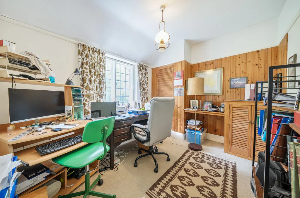 Woodcote Valley Road, Purley CR8 3BG, photo 20